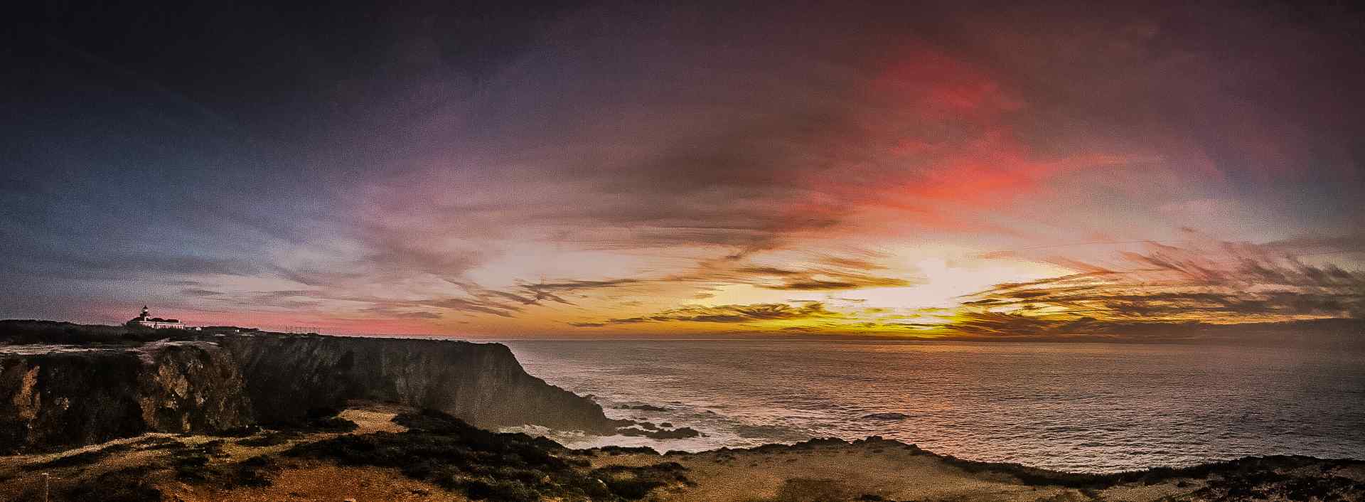 roteiro pela Costa Vicentina é marcado por belezas naturais inconfundíveis, sobretudo pelas praias secretas e de grande beleza.